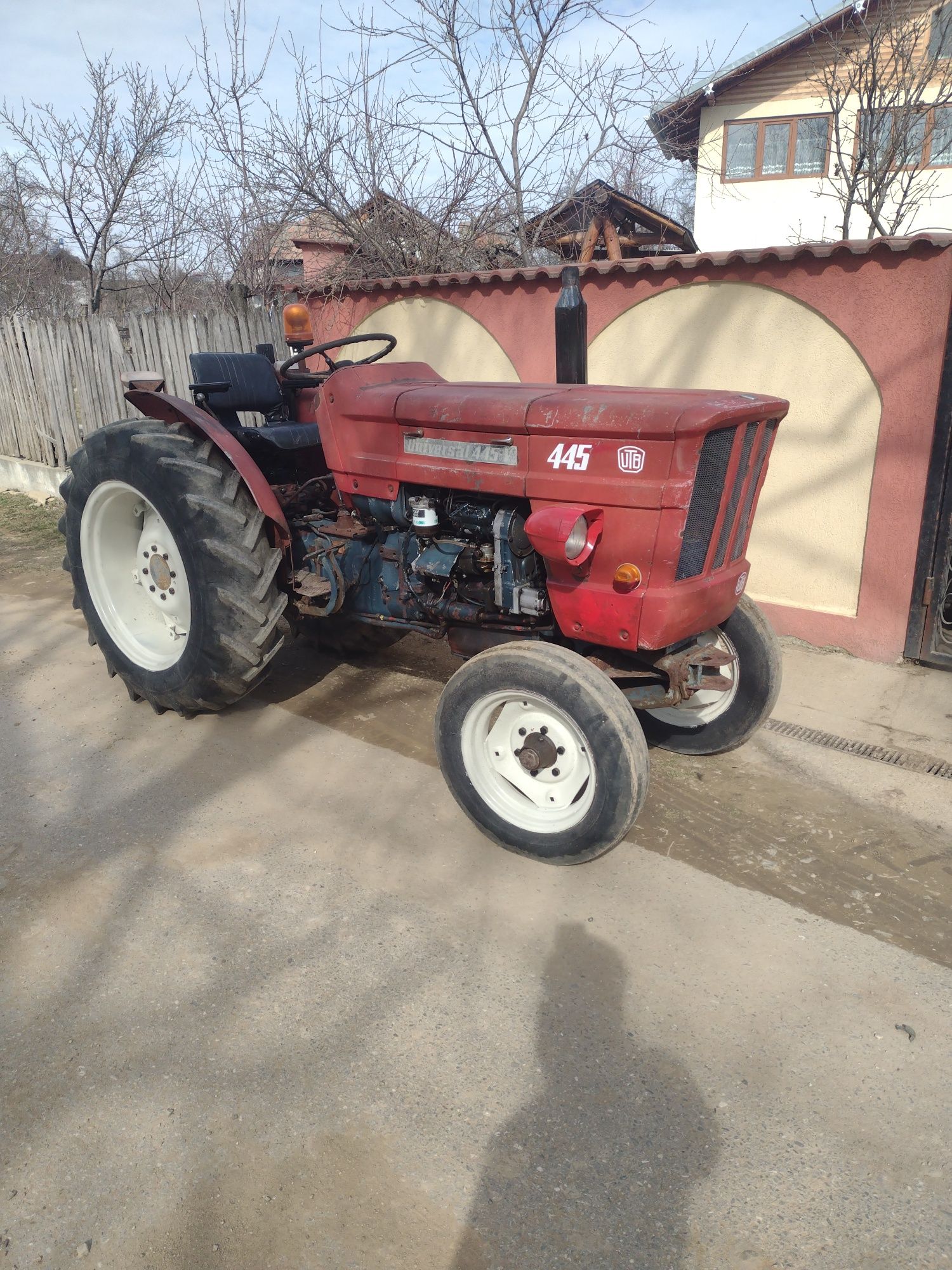 Tractor universal viticol vr 445