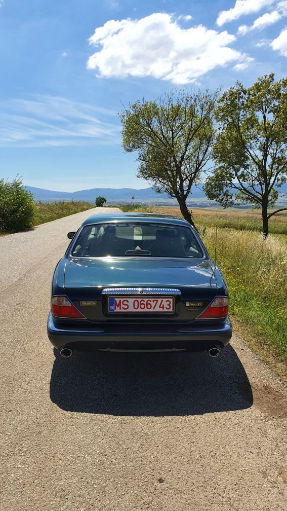 Jaguar Daimler SuperV8 LWB