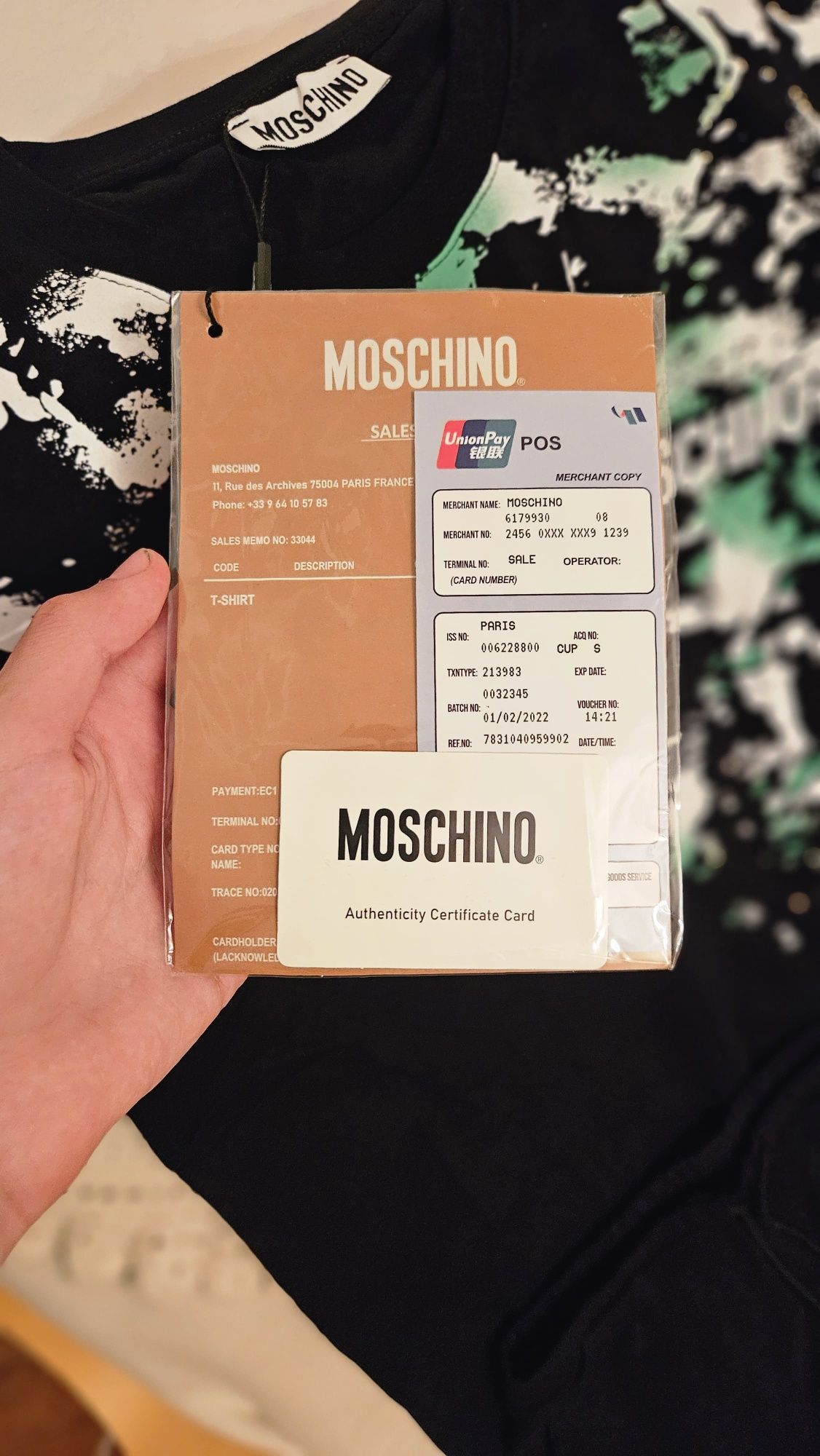 Compleu Moschino!Mărimi disponibile:S,M,L,XL,XXL