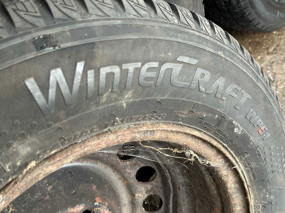 2бр. зимни гуми 215/65/15 Kumho Winter Craft WP51