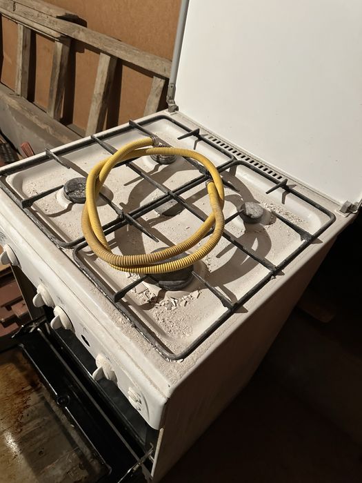 Gefest gaz plitasi sotiladi