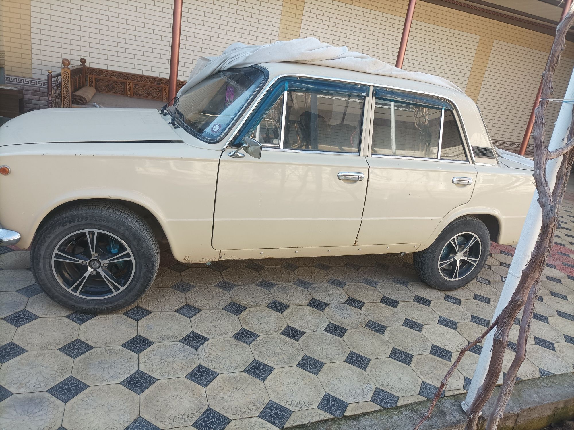 Jiguli sotiladi 2101