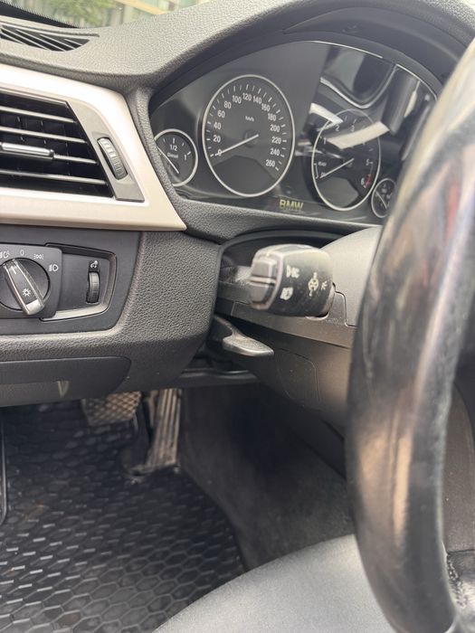 BMW Seria 3 - 318d 2.0 Diesel 143 CP | Automată