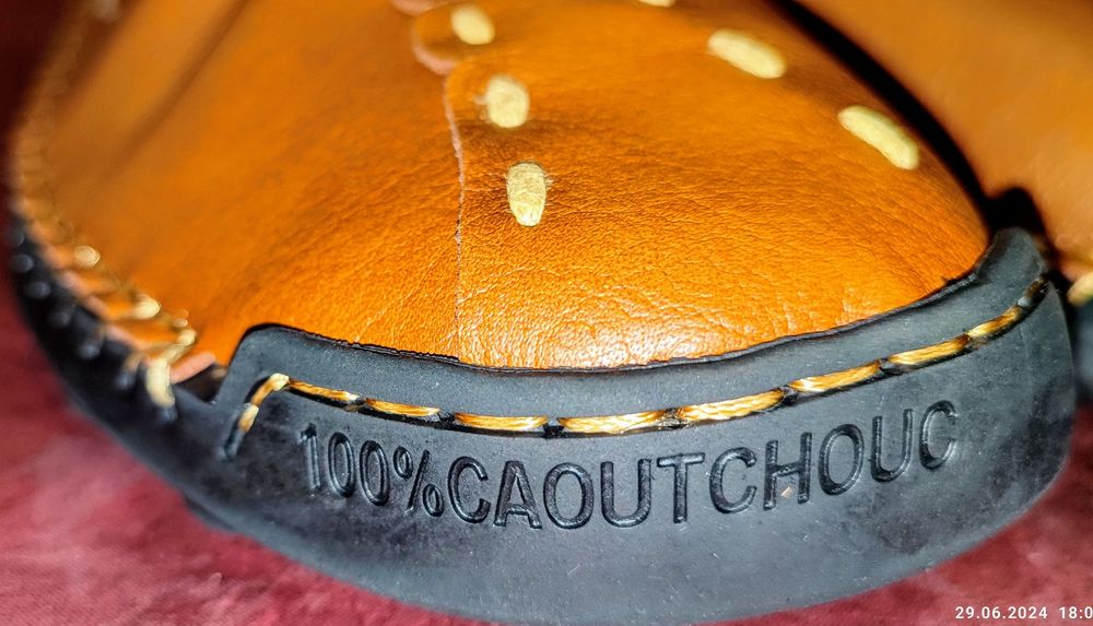 Ghete din piele naturală și talpă 100% cauciuc