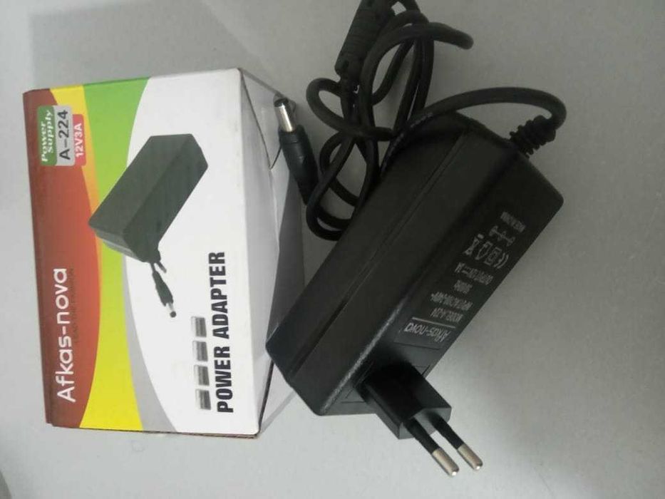 ADAPTER AC/DC 220/12 вольт 3 ампера 12v3A корпус блока питания на фото