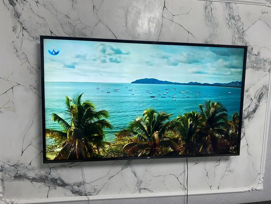 Продам телевизор 65 дюймов