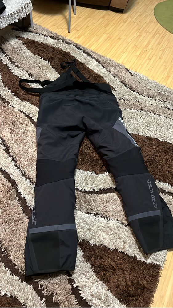 Costum dainese utilizat