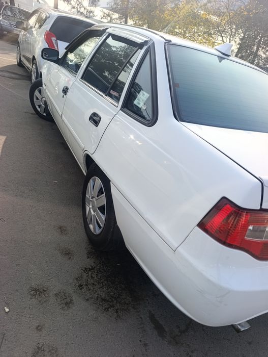 Nexia 2 sotiladi srochna gazi bor