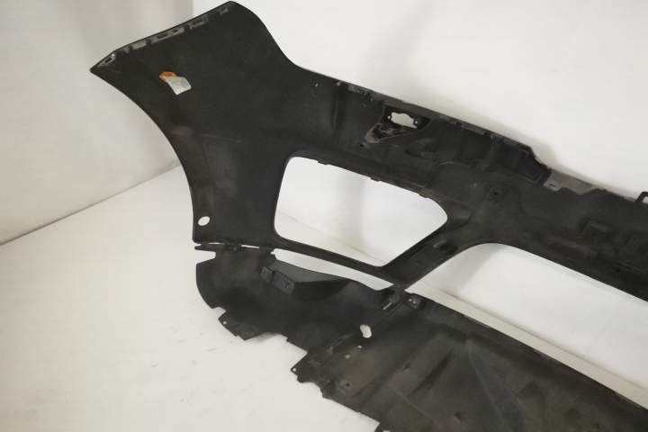 Предна броня Оригинална със сензори и миещи устройства в добро състоян