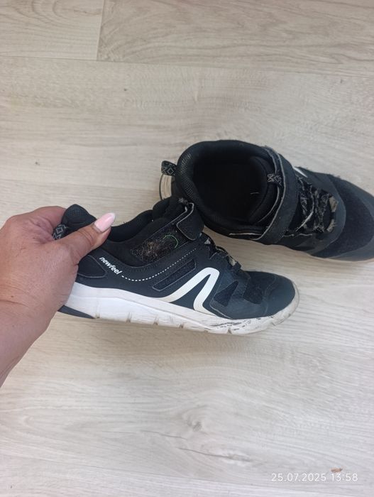 продам кроссовки на мальчика