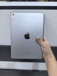 Ipad Generation 5 / 128 GB wifi