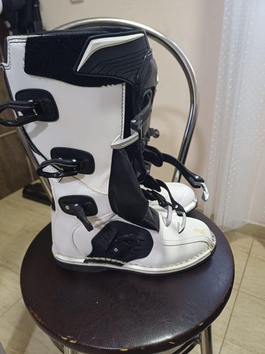 Cizme motocros mărime 40
