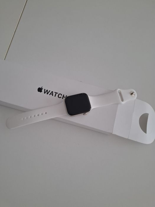 Смарт часовник Apple Watch SE 22