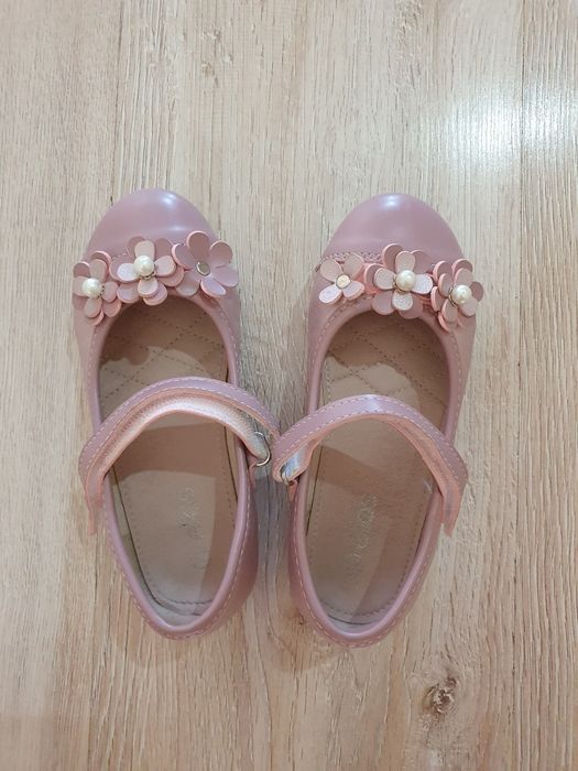 Туфельки за 1500 тенге.