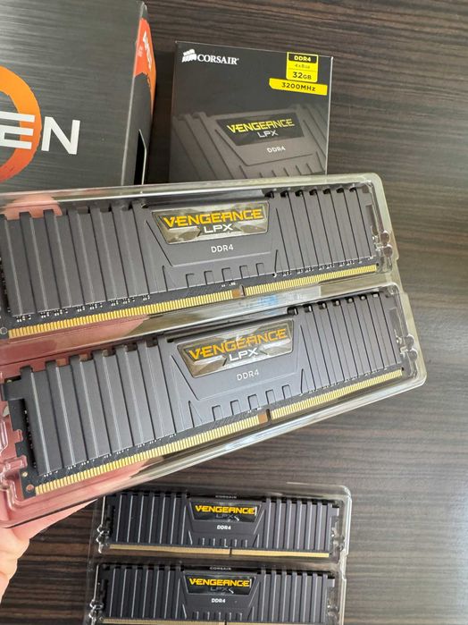 RAM: Corsair Vengeance LPX 32GB DDR4 3200MHz CL16 Quad - ca nou, cutie