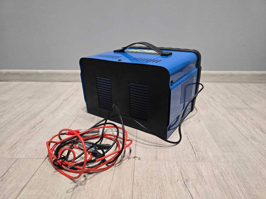 Зарядно и стартерно устройство TACH CD-220