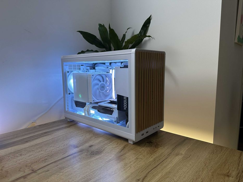 PC Gaming – Ryzen 7 9800X3D + RX 9070 XT | Sistem high-end în garanție