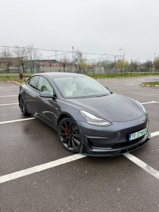 Tesla Model 3 Performance