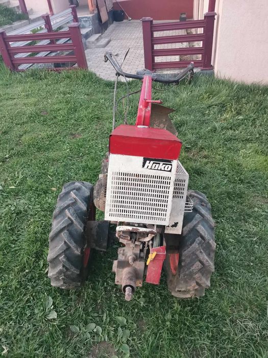 Motocultor Hako pe benzina de 15 cai, cu probleme la carburator