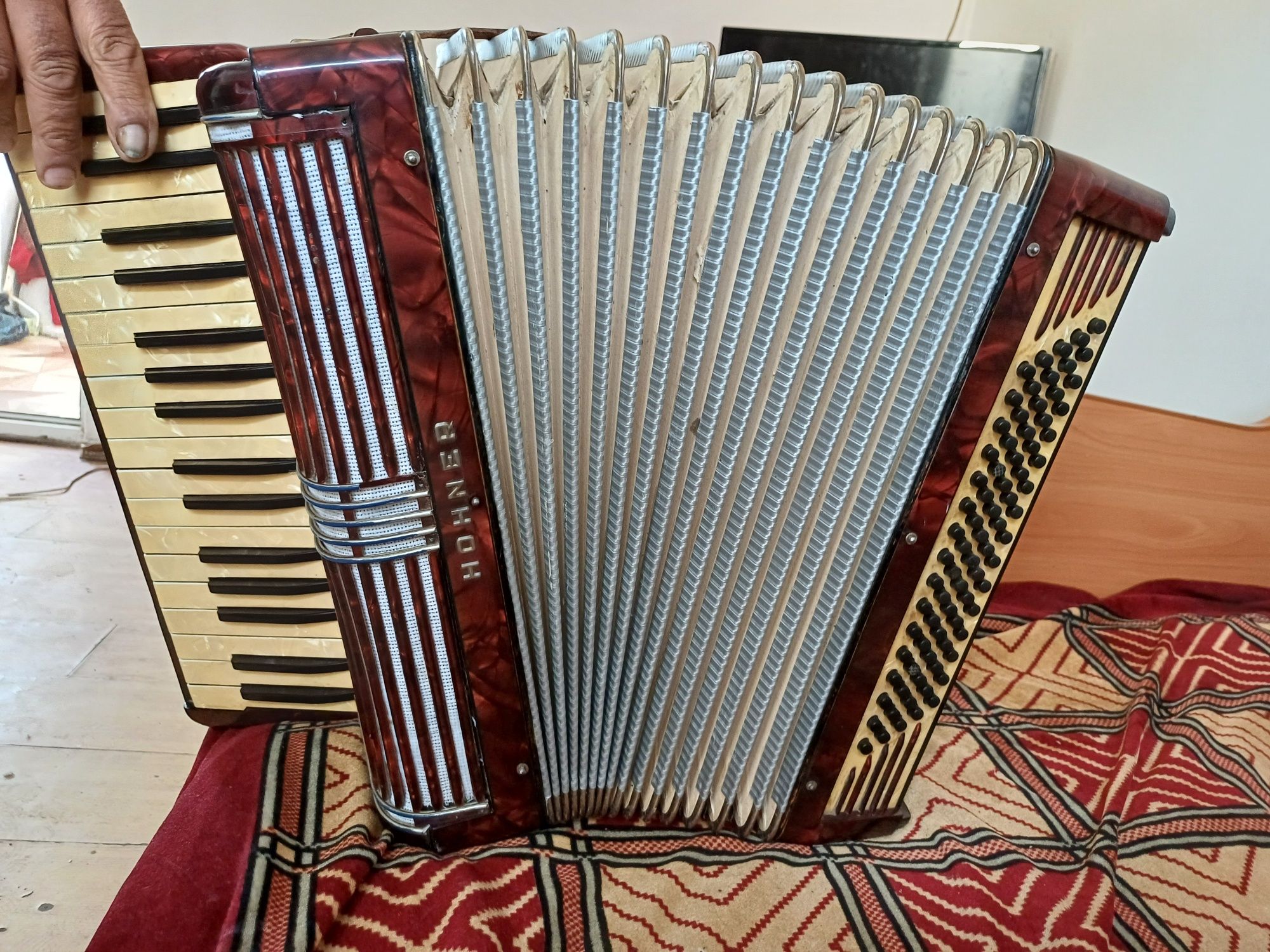 Vând hohner tango 2