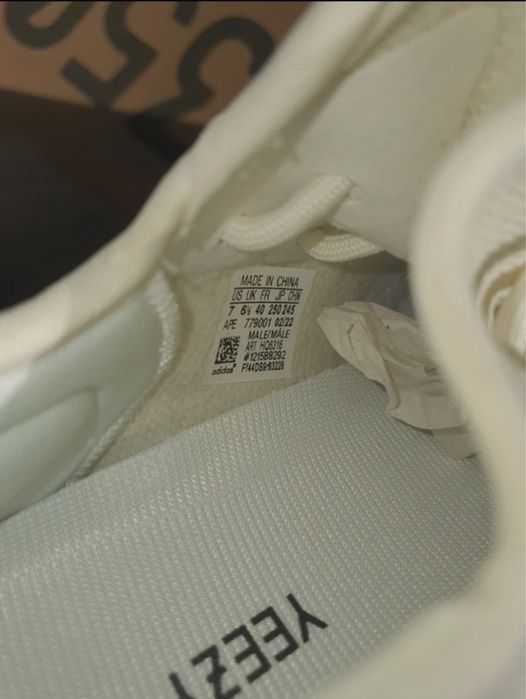 Vand yeezy os marimea 40 nepurtati doar probati