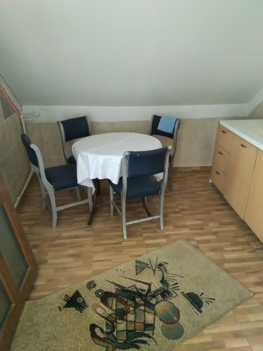 Închiriez apartament