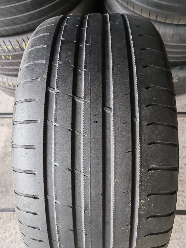 1 anvelopa 235 40 19