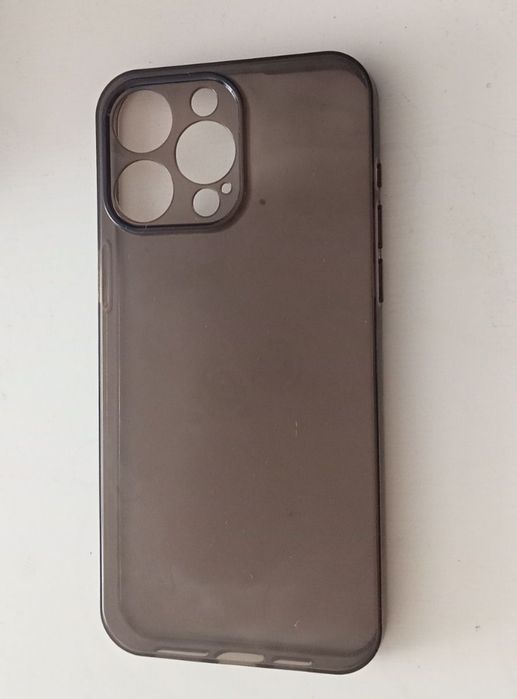 Продам чехлы на айфон 15 про мах