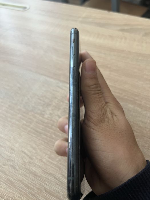 Iphone 11 pro max satiladi 64 gb