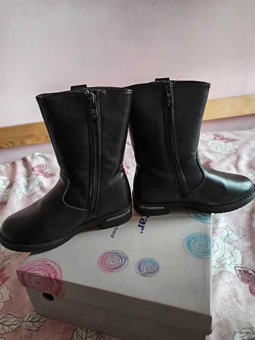 Зимни ботушки за момичета.