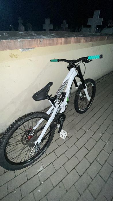 Vand sau schimb Yt tues 2013 downhill full suspension enduro