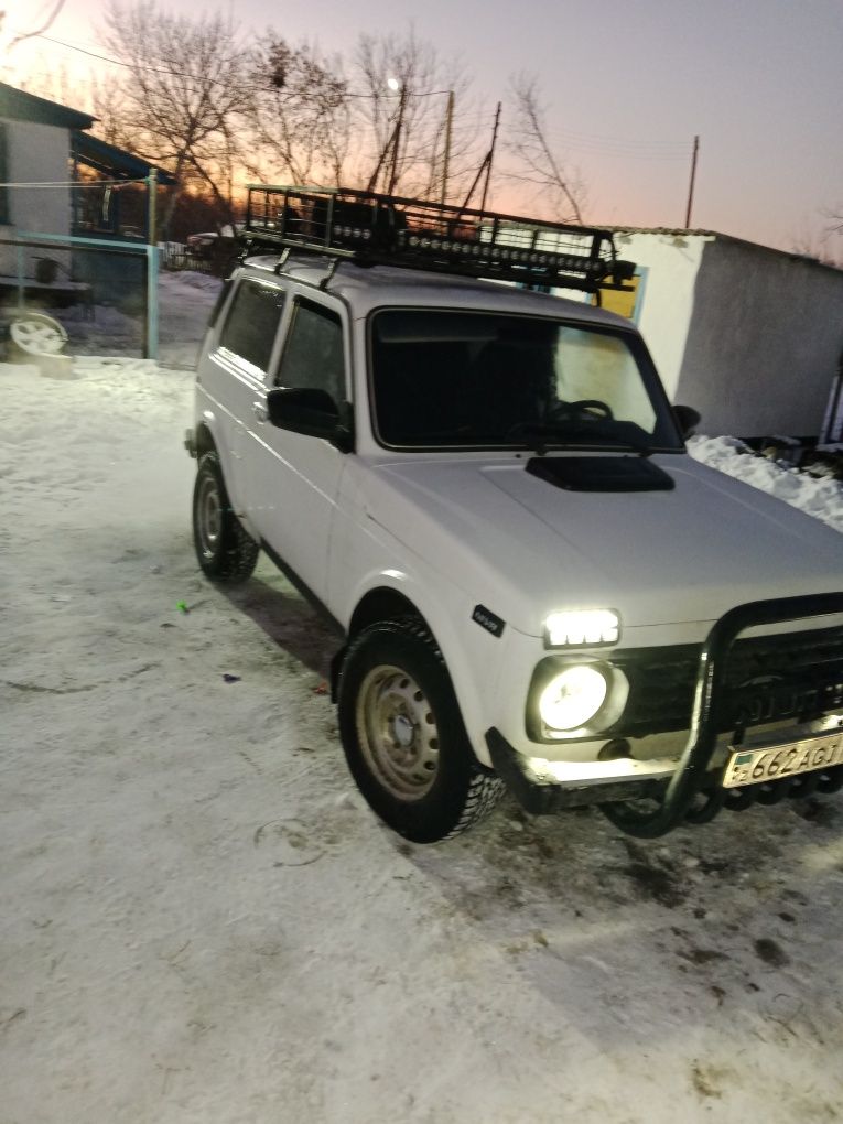 Продам ниву хтс 2007 года инжектор