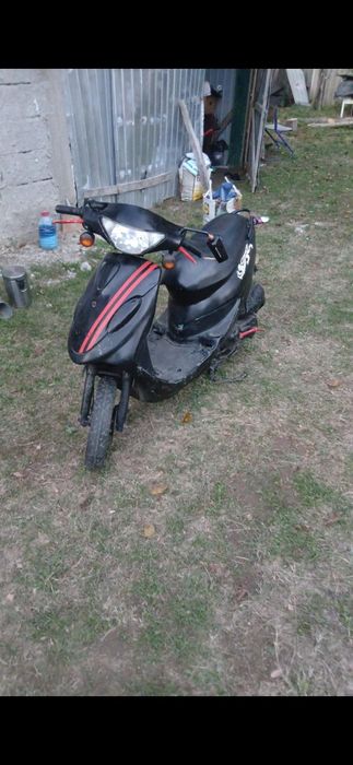 Vând scuter 49 CC