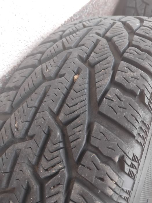 Vând roți logan 4x100 r15 stare bună. 8oo. lei fix.