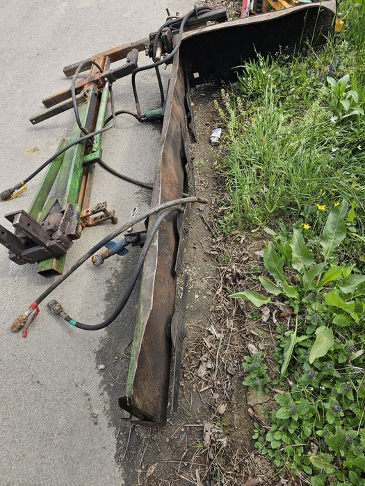 Машина за контурна резитба оформител