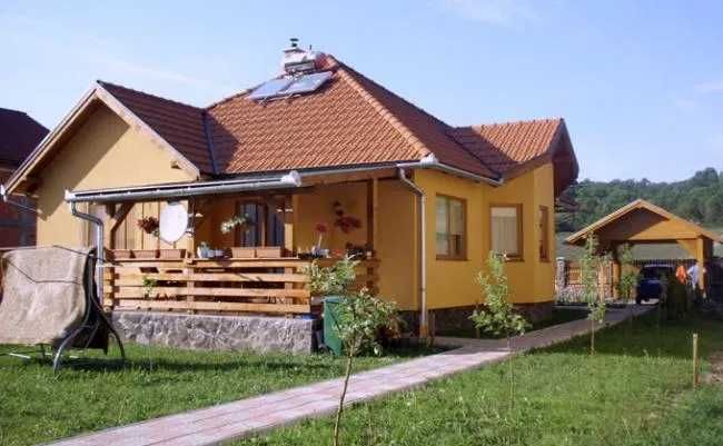Dulgheri profesioniști montăm acoperișuri, mansarde și reparații