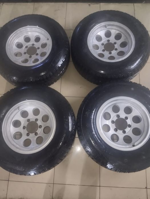 Продам шины новые с дисками