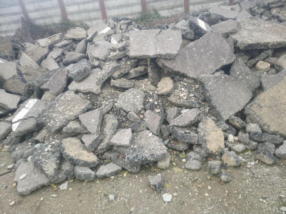 Umplutura asfalt decopertat