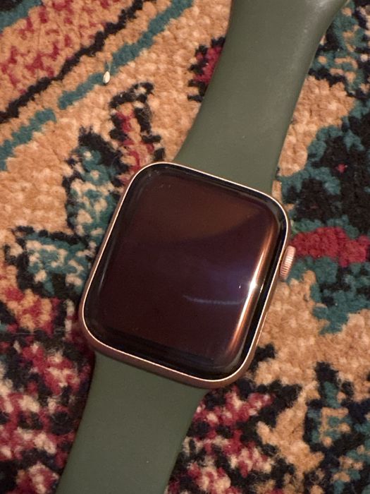 Обменяю apple watch series на телефон (старый флагман)