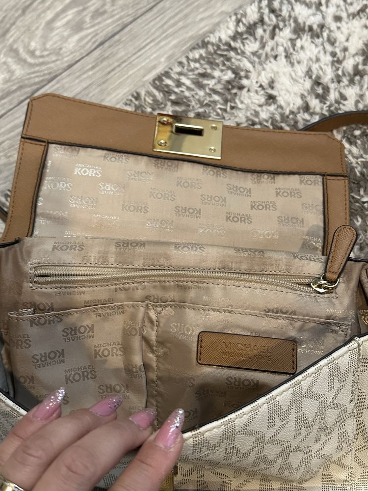 Geanta michael kors impecabila ( guess musette tommy karl )