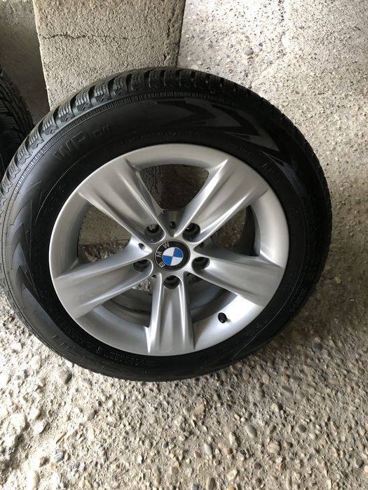 Jante originale Bmw cu anvelope de iarna Nokian