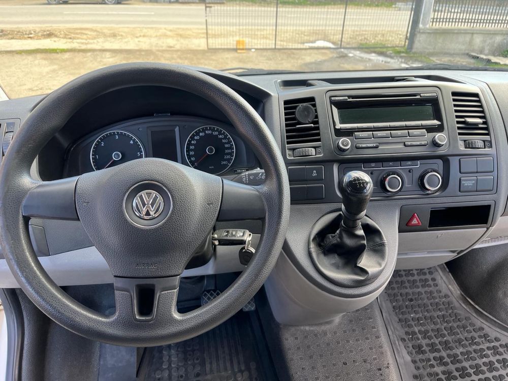 Vand Vw Transporter euro 5/ 8 locuri /140 cai