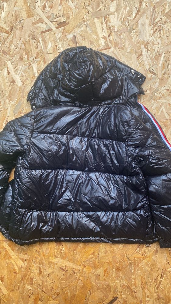 Moncler Яке.