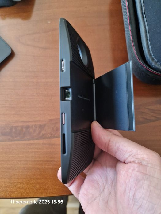 Motorola Z2 Force si moto mods