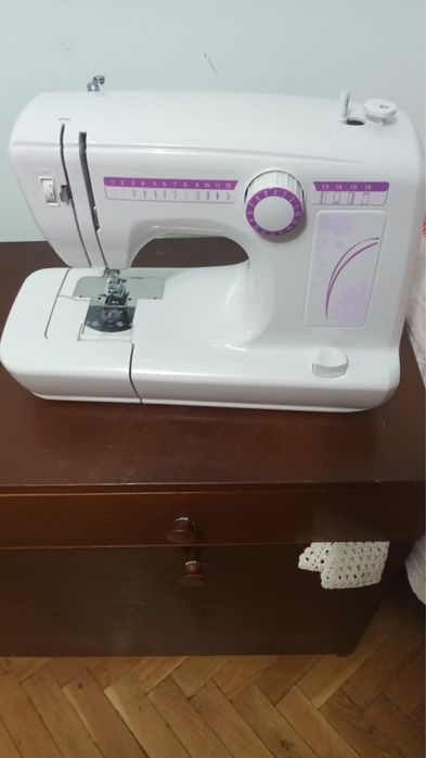 Mașină de cusut Carrefour Home HSEW611-10