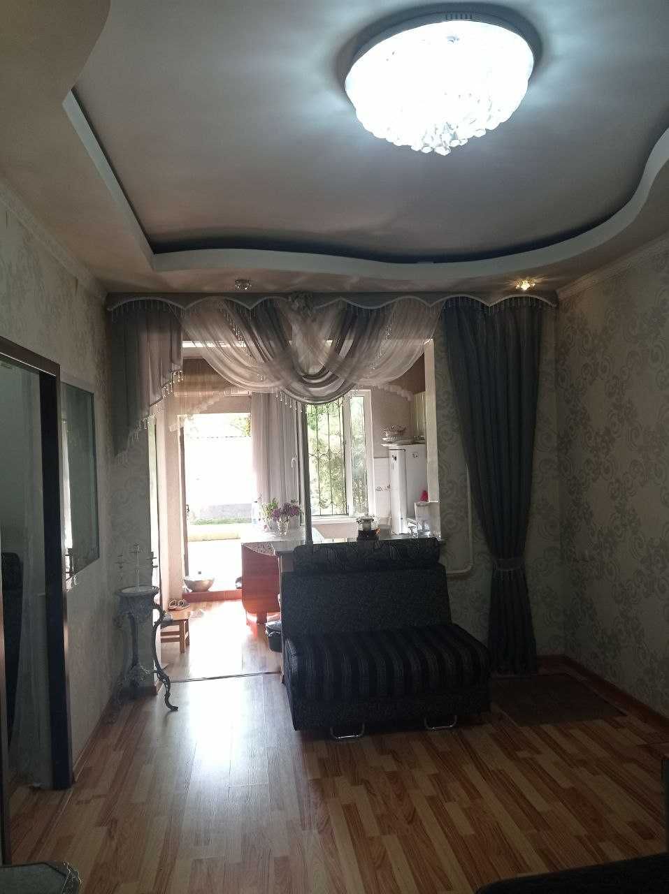 Продам 1 в 2-х комнатную.Чиланзар-21 квартал.