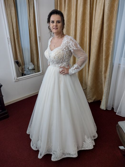 Vând Rochie de mireasă+voaluri