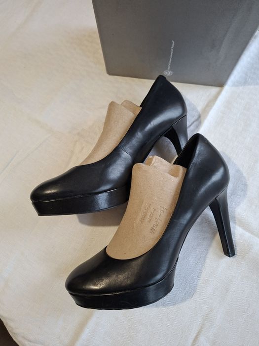 Дамски бувки черни с подметка на Addidas