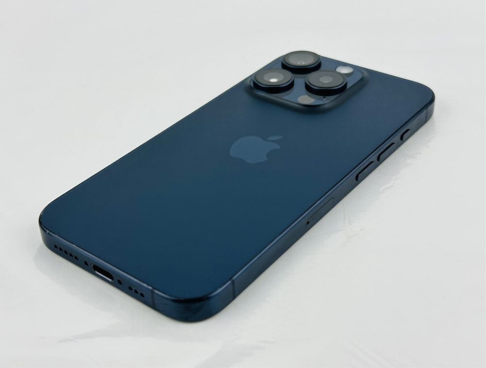 Apple iPhone 15 Pro Max 256GB Blue Titanium Перфектен! Гаранция!