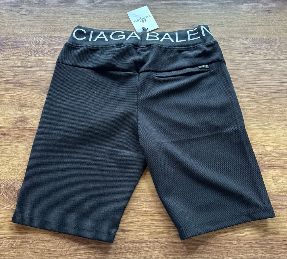 Мъжки,памучни,черни,къси панталонки Balenciaga с бродирано,метално лог